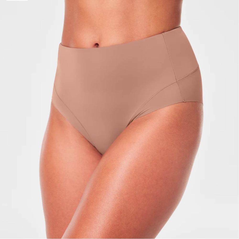 NWT! Spanx smooth Contouring Hi-Leg Brief